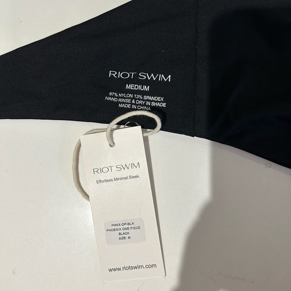 Riot Swim Phoneix One Piece - NWT - Picture 7 of 11